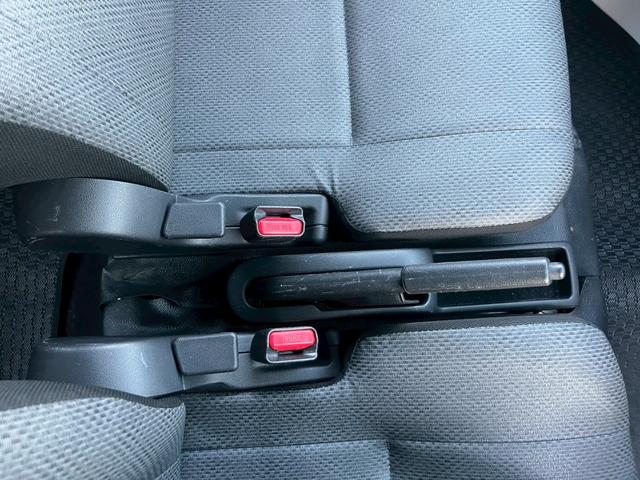 ハイゼットカーゴ スペシャルＳＡＩＩＩ　アイドリングストップ　運転席助手席エアバック　ＡＢＳ　衝突被害軽減ブレーキ　横滑り防止装置　オートマチックビーム　エアコン　パワーステアリング　ドライブレコーダー　ＥＴＣ　パワーウィンドウ　キーレス（28枚目）