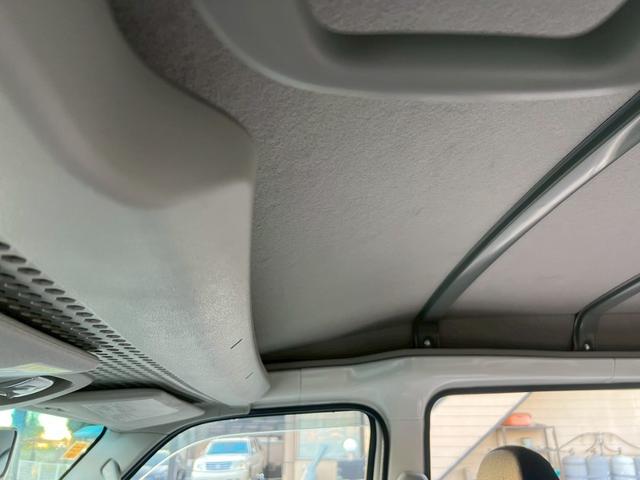 ハイゼットカーゴ スペシャルＳＡＩＩＩ　アイドリングストップ　運転席助手席エアバック　ＡＢＳ　衝突被害軽減ブレーキ　横滑り防止装置　オートマチックビーム　エアコン　パワーステアリング　ドライブレコーダー　ＥＴＣ　パワーウィンドウ　キーレス（34枚目）