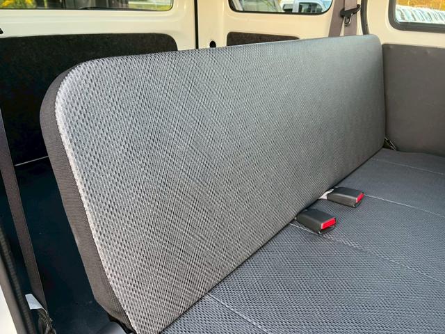 ハイゼットカーゴ スペシャルＳＡＩＩＩ　アイドリングストップ　運転席助手席エアバック　ＡＢＳ　衝突被害軽減ブレーキ　横滑り防止装置　オートマチックビーム　エアコン　パワーステアリング　ドライブレコーダー　ＥＴＣ　パワーウィンドウ　キーレス（49枚目）