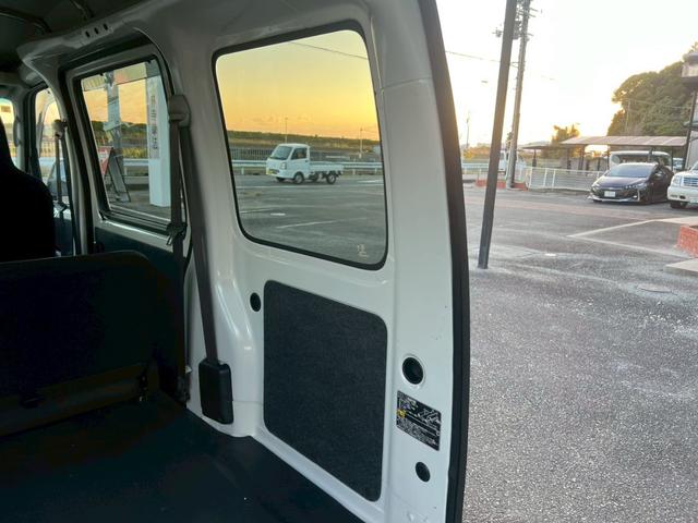 ハイゼットカーゴ スペシャルＳＡＩＩＩ　アイドリングストップ　運転席助手席エアバック　ＡＢＳ　衝突被害軽減ブレーキ　横滑り防止装置　オートマチックビーム　エアコン　パワーステアリング　ドライブレコーダー　ＥＴＣ　パワーウィンドウ　キーレス（58枚目）