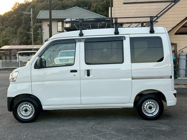 ハイゼットカーゴ スペシャルＳＡＩＩＩ　アイドリングストップ　運転席助手席エアバック　ＡＢＳ　衝突被害軽減ブレーキ　横滑り防止装置　オートマチックビーム　エアコン　パワーステアリング　ドライブレコーダー　ＥＴＣ　パワーウィンドウ　キーレス（68枚目）