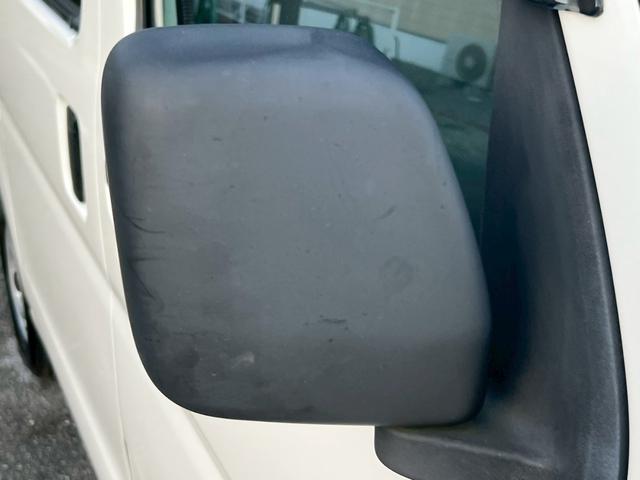 ハイゼットカーゴ スペシャルＳＡＩＩＩ　アイドリングストップ　運転席助手席エアバック　ＡＢＳ　衝突被害軽減ブレーキ　横滑り防止装置　オートマチックビーム　エアコン　パワーステアリング　ドライブレコーダー　ＥＴＣ　パワーウィンドウ　キーレス（70枚目）