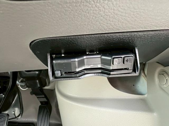 NV100クリッパーバン 2WD AT 運転席エアバック 助手席エアバック ABS 盗難防止装置 エアコン・クーラー パワステ ETC キーレス 両側スライドドア 純正ラジオ 12V電源ソケット ヘッドライトレベライザー(8枚目)