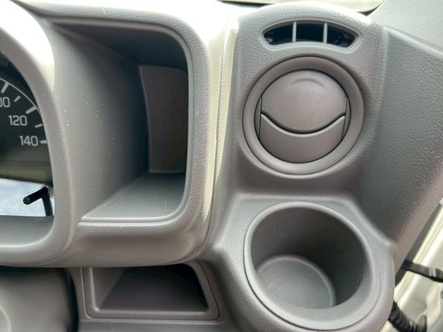 NV100クリッパーバン 2WD AT 運転席エアバック 助手席エアバック ABS 盗難防止装置 エアコン・クーラー パワステ ETC キーレス 両側スライドドア 純正ラジオ 12V電源ソケット ヘッドライトレベライザー(12枚目)