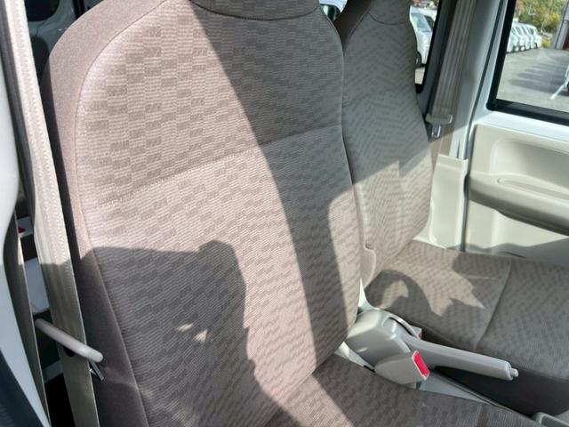 NV100クリッパーバン 2WD AT 運転席エアバック 助手席エアバック ABS 盗難防止装置 エアコン・クーラー パワステ ETC キーレス 両側スライドドア 純正ラジオ 12V電源ソケット ヘッドライトレベライザー(29枚目)