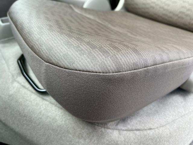 NV100クリッパーバン 2WD AT 運転席エアバック 助手席エアバック ABS 盗難防止装置 エアコン・クーラー パワステ ETC キーレス 両側スライドドア 純正ラジオ 12V電源ソケット ヘッドライトレベライザー(34枚目)