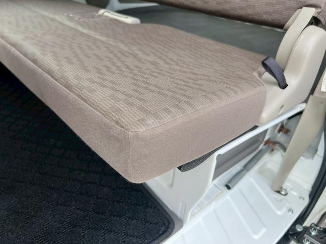 NV100クリッパーバン 2WD AT 運転席エアバック 助手席エアバック ABS 盗難防止装置 エアコン・クーラー パワステ ETC キーレス 両側スライドドア 純正ラジオ 12V電源ソケット ヘッドライトレベライザー(53枚目)