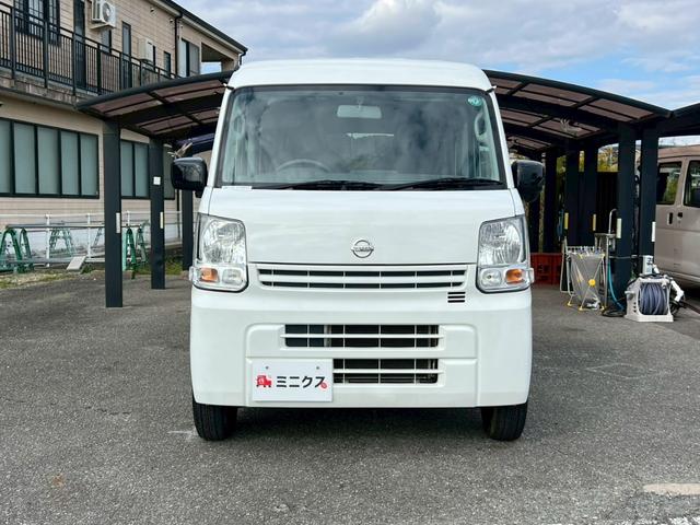 NV100クリッパーバン 2WD AT 運転席エアバック 助手席エアバック ABS 盗難防止装置 エアコン・クーラー パワステ ETC キーレス 両側スライドドア 純正ラジオ 12V電源ソケット ヘッドライトレベライザー(64枚目)