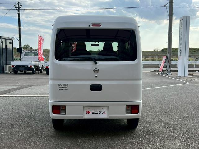 NV100クリッパーバン 2WD AT 運転席エアバック 助手席エアバック ABS 盗難防止装置 エアコン・クーラー パワステ ETC キーレス 両側スライドドア 純正ラジオ 12V電源ソケット ヘッドライトレベライザー(68枚目)