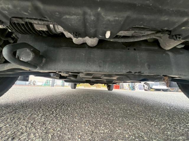 NV100クリッパーバン 2WD AT 運転席エアバック 助手席エアバック ABS 盗難防止装置 エアコン・クーラー パワステ ETC キーレス 両側スライドドア 純正ラジオ 12V電源ソケット ヘッドライトレベライザー(75枚目)