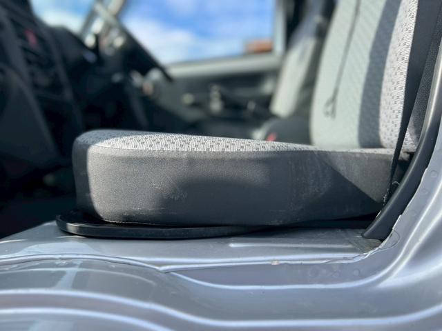 �P�H�s�E��S�E���p�G���A�ŎR���▢�ܑ��H�ɋ����y�g����T���Ă�����ɁB�S�v�c�E�l�s�E�ב��ԗǍD�Ȃǌ���ŗ����Ԃ𑵂��Ă��܂��B