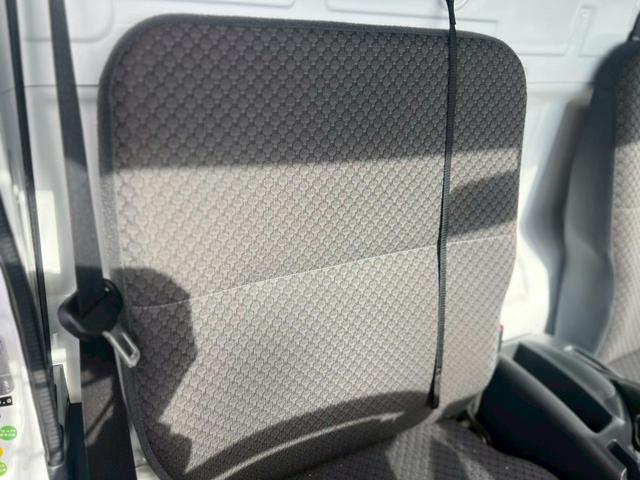 �P�H�s�����_�ɉ��Ð�s�E���̎s�ȂǍL�͈͂��瑽�������X�I�y�g���E�y�o�����X�Ȃ�ł͂̒m���ƍ݌ɗ͂Łu�d���Ɏg����P��v�����I�т��������܂��B