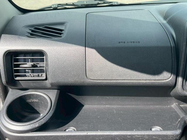 ハイゼットカーゴ 　ＥＴＣ・パワーウインドウ・キーレス・４ＷＤ・運転席エアバック・助手席エアバック・アイドリングストップ・ＡＢＳ・衝突軽減ブレーキ・横滑り防止装置・オートマチックハイビーム・エアコン・クーラー・パワステ・（24枚目）