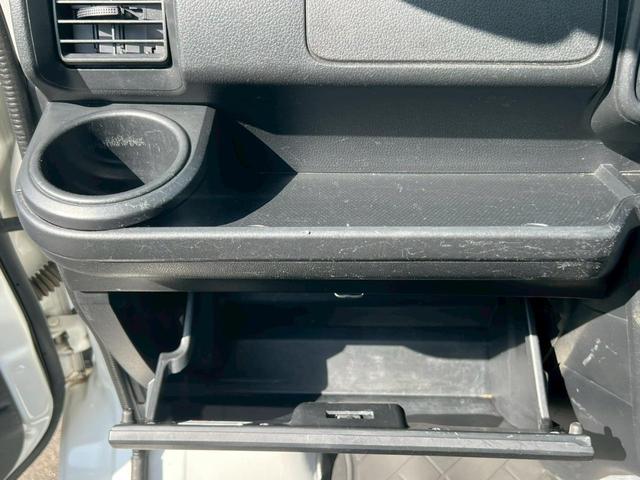 ハイゼットカーゴ 　ＥＴＣ・パワーウインドウ・キーレス・４ＷＤ・運転席エアバック・助手席エアバック・アイドリングストップ・ＡＢＳ・衝突軽減ブレーキ・横滑り防止装置・オートマチックハイビーム・エアコン・クーラー・パワステ・（26枚目）