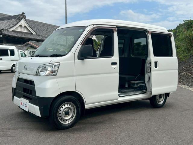 ハイゼットカーゴ 　ＥＴＣ・パワーウインドウ・キーレス・４ＷＤ・運転席エアバック・助手席エアバック・アイドリングストップ・ＡＢＳ・衝突軽減ブレーキ・横滑り防止装置・オートマチックハイビーム・エアコン・クーラー・パワステ・（52枚目）