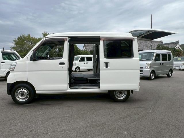 ハイゼットカーゴ 　ＥＴＣ・パワーウインドウ・キーレス・４ＷＤ・運転席エアバック・助手席エアバック・アイドリングストップ・ＡＢＳ・衝突軽減ブレーキ・横滑り防止装置・オートマチックハイビーム・エアコン・クーラー・パワステ・（62枚目）