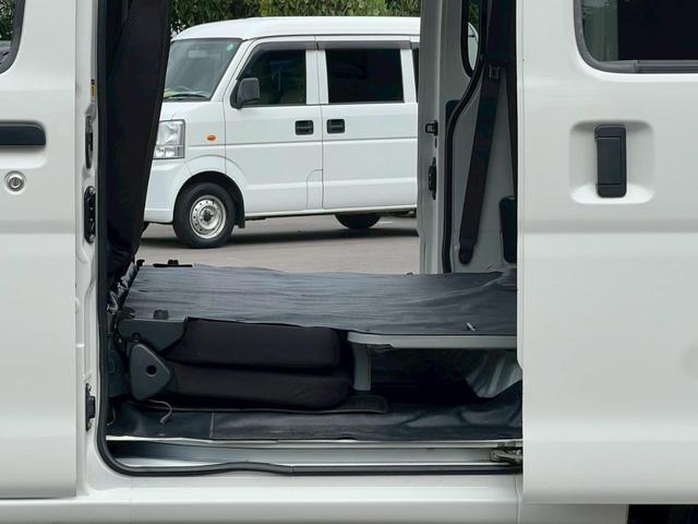 ハイゼットカーゴ 　ＥＴＣ・パワーウインドウ・キーレス・４ＷＤ・運転席エアバック・助手席エアバック・アイドリングストップ・ＡＢＳ・衝突軽減ブレーキ・横滑り防止装置・オートマチックハイビーム・エアコン・クーラー・パワステ・（64枚目）