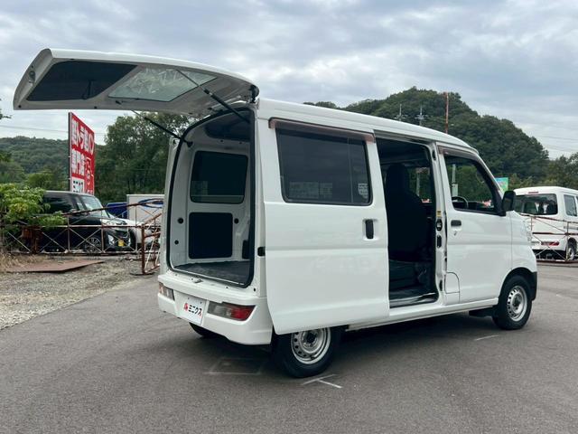 ハイゼットカーゴ 　ＥＴＣ・パワーウインドウ・キーレス・４ＷＤ・運転席エアバック・助手席エアバック・アイドリングストップ・ＡＢＳ・衝突軽減ブレーキ・横滑り防止装置・オートマチックハイビーム・エアコン・クーラー・パワステ・（65枚目）