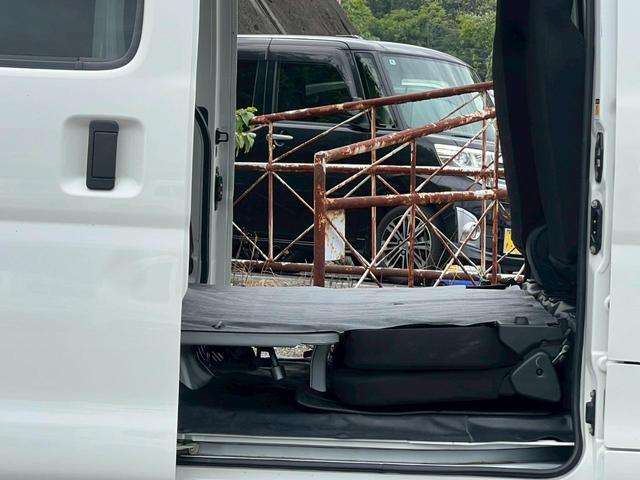 ハイゼットカーゴ 　ＥＴＣ・パワーウインドウ・キーレス・４ＷＤ・運転席エアバック・助手席エアバック・アイドリングストップ・ＡＢＳ・衝突軽減ブレーキ・横滑り防止装置・オートマチックハイビーム・エアコン・クーラー・パワステ・（67枚目）