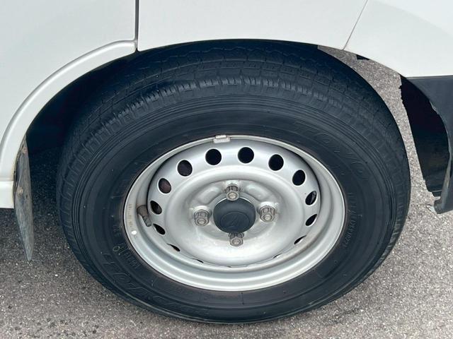 ハイゼットカーゴ 　ＥＴＣ・パワーウインドウ・キーレス・４ＷＤ・運転席エアバック・助手席エアバック・アイドリングストップ・ＡＢＳ・衝突軽減ブレーキ・横滑り防止装置・オートマチックハイビーム・エアコン・クーラー・パワステ・（76枚目）