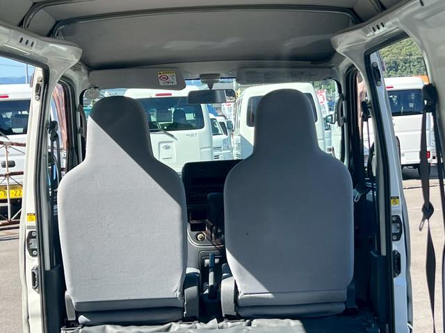 ハイゼットカーゴ スペシャル　運転席エアバック・助手席エアバック・エアコン・クーラー・パワステ・両側スライドドア・純正ラジオ・シガーライター・ヘッドライトレペライザー・フロアマット・ドアバイザー・スペアタイヤ・軽バン・４ＡＴ（65枚目）