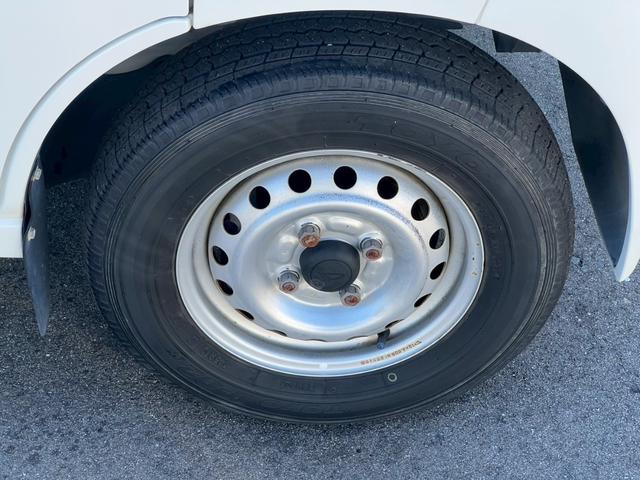 ハイゼットカーゴ スペシャル　運転席エアバック・助手席エアバック・エアコン・クーラー・パワステ・両側スライドドア・純正ラジオ・シガーライター・ヘッドライトレペライザー・フロアマット・ドアバイザー・スペアタイヤ・軽バン・４ＡＴ（72枚目）