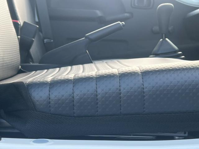 ハイゼットトラック スタンダード アイドリングストップ・運転席・助手席エアバック・ABS・横滑り防止・障害物センサー・エアコン・クーラー・パワステ・禁煙車・純正ラジオ・12V電源ソケット・ヘッドライトレベライザー・スペアタイヤ(12枚目)