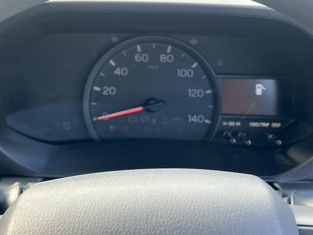 ハイゼットトラック スタンダード アイドリングストップ・運転席・助手席エアバック・ABS・横滑り防止・障害物センサー・エアコン・クーラー・パワステ・禁煙車・純正ラジオ・12V電源ソケット・ヘッドライトレベライザー・スペアタイヤ(16枚目)