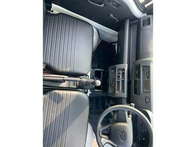 ハイゼットトラック スタンダード アイドリングストップ・運転席・助手席エアバック・ABS・横滑り防止・障害物センサー・エアコン・クーラー・パワステ・禁煙車・純正ラジオ・12V電源ソケット・ヘッドライトレベライザー・スペアタイヤ(18枚目)