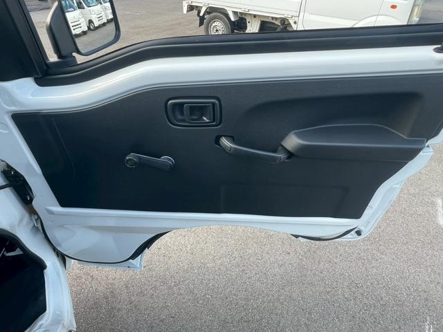 ハイゼットトラック スタンダード アイドリングストップ・運転席・助手席エアバック・ABS・横滑り防止・障害物センサー・エアコン・クーラー・パワステ・禁煙車・純正ラジオ・12V電源ソケット・ヘッドライトレベライザー・スペアタイヤ(19枚目)