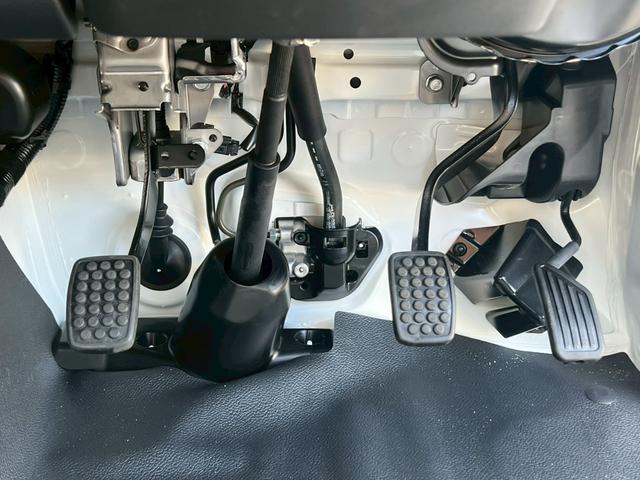 ハイゼットトラック スタンダード アイドリングストップ・運転席・助手席エアバック・ABS・横滑り防止・障害物センサー・エアコン・クーラー・パワステ・禁煙車・純正ラジオ・12V電源ソケット・ヘッドライトレベライザー・スペアタイヤ(20枚目)
