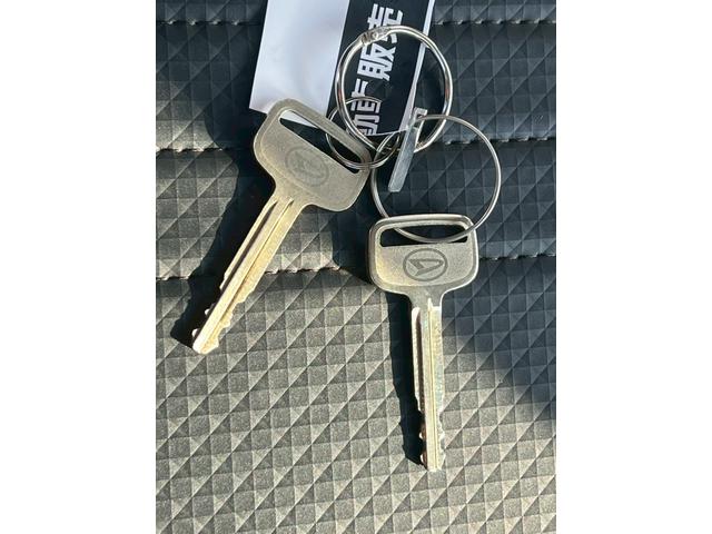 ハイゼットトラック スタンダード アイドリングストップ・運転席・助手席エアバック・ABS・横滑り防止・障害物センサー・エアコン・クーラー・パワステ・禁煙車・純正ラジオ・12V電源ソケット・ヘッドライトレベライザー・スペアタイヤ(29枚目)