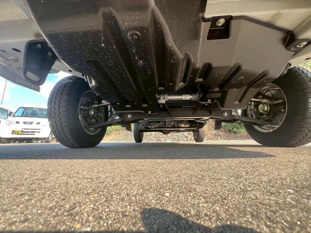 ハイゼットトラック スタンダード アイドリングストップ・運転席・助手席エアバック・ABS・横滑り防止・障害物センサー・エアコン・クーラー・パワステ・禁煙車・純正ラジオ・12V電源ソケット・ヘッドライトレベライザー・スペアタイヤ(67枚目)