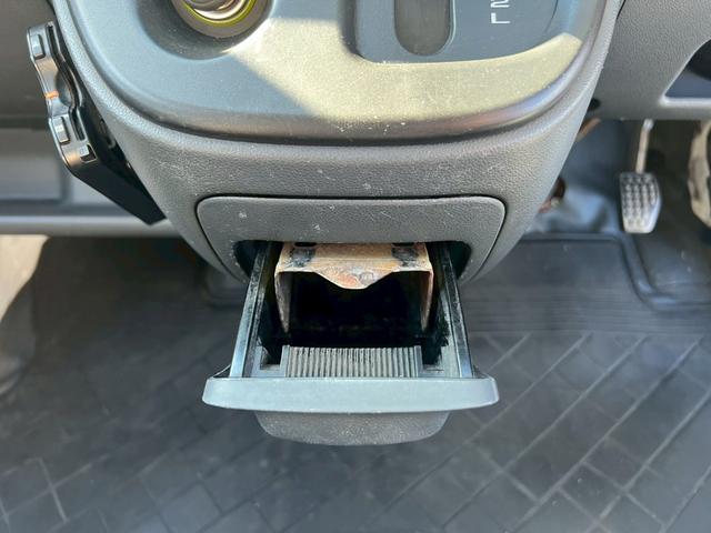 ハイゼットカーゴ スペシャル　運転席エアバック・助手席エアバック・エアコン・クーラー・パワステ・ＥＴＣ・両側スライドドア・純正ラジオ・シガーライター・ヘッドライトレペライザー・フロアマット・ドアバイザー・スペアタイヤ・取扱証明書（11枚目）