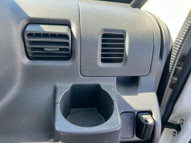 ハイゼットカーゴ スペシャル　運転席エアバック・助手席エアバック・エアコン・クーラー・パワステ・ＥＴＣ・両側スライドドア・純正ラジオ・シガーライター・ヘッドライトレペライザー・フロアマット・ドアバイザー・スペアタイヤ・取扱証明書（12枚目）