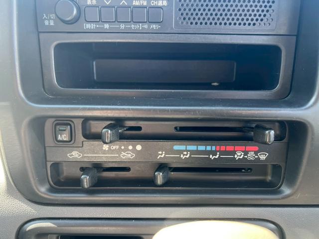 ハイゼットカーゴ スペシャル　運転席エアバック・助手席エアバック・エアコン・クーラー・パワステ・ＥＴＣ・両側スライドドア・純正ラジオ・シガーライター・ヘッドライトレペライザー・フロアマット・ドアバイザー・スペアタイヤ・取扱証明書（17枚目）