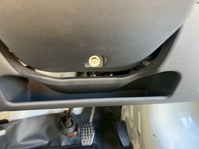 ハイゼットカーゴ スペシャル　運転席エアバック・助手席エアバック・エアコン・クーラー・パワステ・ＥＴＣ・両側スライドドア・純正ラジオ・シガーライター・ヘッドライトレペライザー・フロアマット・ドアバイザー・スペアタイヤ・取扱証明書（21枚目）