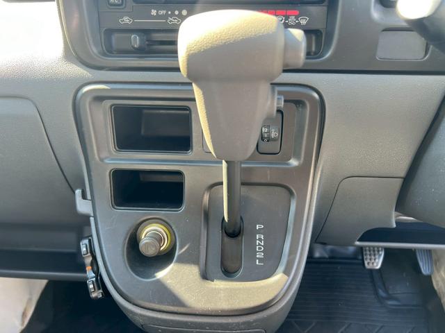 ハイゼットカーゴ スペシャル　運転席エアバック・助手席エアバック・エアコン・クーラー・パワステ・ＥＴＣ・両側スライドドア・純正ラジオ・シガーライター・ヘッドライトレペライザー・フロアマット・ドアバイザー・スペアタイヤ・取扱証明書（24枚目）