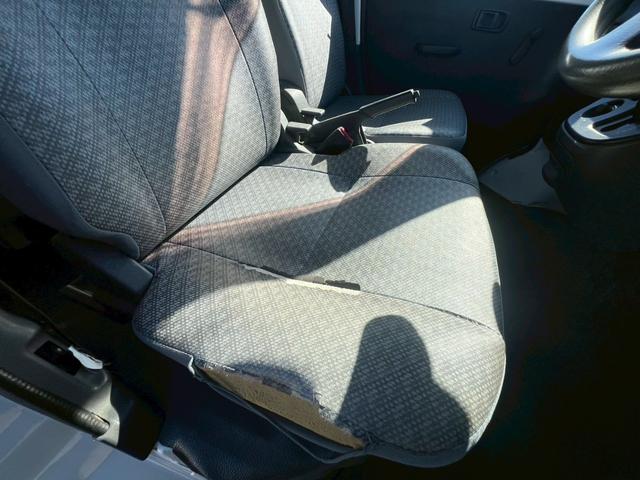 ハイゼットカーゴ スペシャル　運転席エアバック・助手席エアバック・エアコン・クーラー・パワステ・ＥＴＣ・両側スライドドア・純正ラジオ・シガーライター・ヘッドライトレペライザー・フロアマット・ドアバイザー・スペアタイヤ・取扱証明書（29枚目）