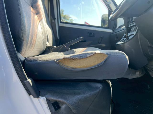 ハイゼットカーゴ スペシャル　運転席エアバック・助手席エアバック・エアコン・クーラー・パワステ・ＥＴＣ・両側スライドドア・純正ラジオ・シガーライター・ヘッドライトレペライザー・フロアマット・ドアバイザー・スペアタイヤ・取扱証明書（30枚目）