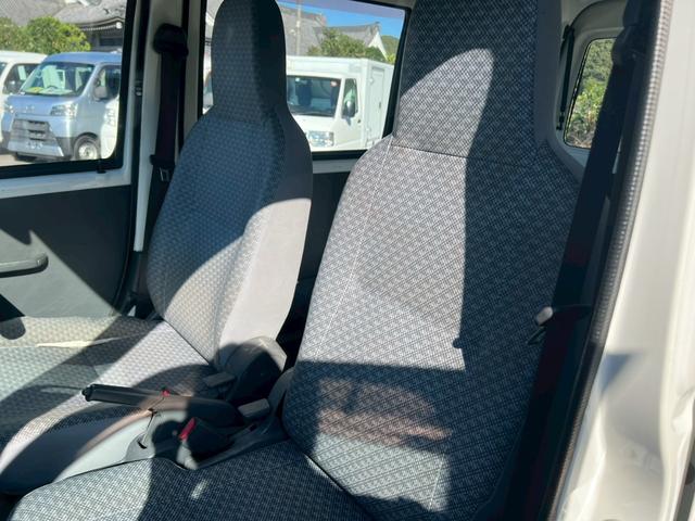ハイゼットカーゴ スペシャル　運転席エアバック・助手席エアバック・エアコン・クーラー・パワステ・ＥＴＣ・両側スライドドア・純正ラジオ・シガーライター・ヘッドライトレペライザー・フロアマット・ドアバイザー・スペアタイヤ・取扱証明書（36枚目）