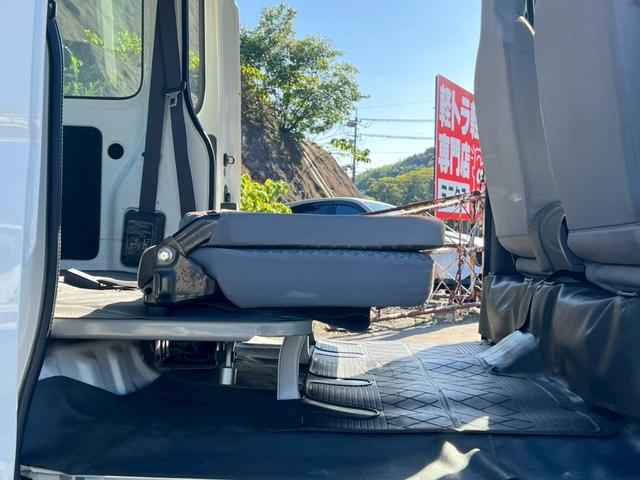 ハイゼットカーゴ スペシャル　運転席エアバック・助手席エアバック・エアコン・クーラー・パワステ・ＥＴＣ・両側スライドドア・純正ラジオ・シガーライター・ヘッドライトレペライザー・フロアマット・ドアバイザー・スペアタイヤ・取扱証明書（58枚目）