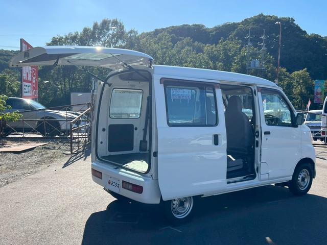 ハイゼットカーゴ スペシャル　運転席エアバック・助手席エアバック・エアコン・クーラー・パワステ・ＥＴＣ・両側スライドドア・純正ラジオ・シガーライター・ヘッドライトレペライザー・フロアマット・ドアバイザー・スペアタイヤ・取扱証明書（62枚目）