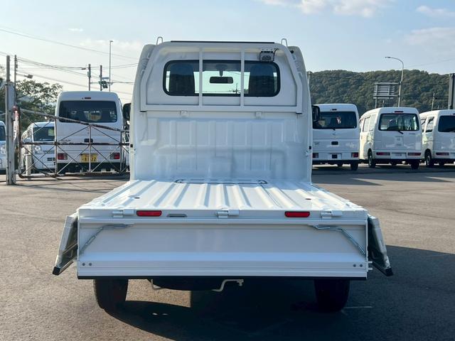 キャリイトラック KCエアコン・パワステ農繁仕様 運転席エアバック・助手席エアバック・ABS・横滑り防止装置・エアコン・クーラー・パワステ・パワーウィンドウ・キーレス・4WD・禁煙車・アオリプロテクター・トリイプロテクター・荷台ランプ・純正ラジオ(60枚目)