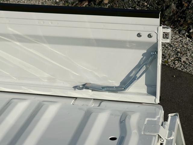 キャリイトラック KCエアコン・パワステ農繁仕様 運転席エアバック・助手席エアバック・ABS・横滑り防止装置・エアコン・クーラー・パワステ・パワーウィンドウ・キーレス・4WD・禁煙車・アオリプロテクター・トリイプロテクター・荷台ランプ・純正ラジオ(68枚目)