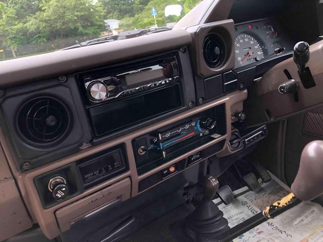 ランドクルーザー７０ 　５ＭＴ　４ＷＤ　ナルディハンドル　ＥＴＣ　ＣＤ　エアコン（50枚目）