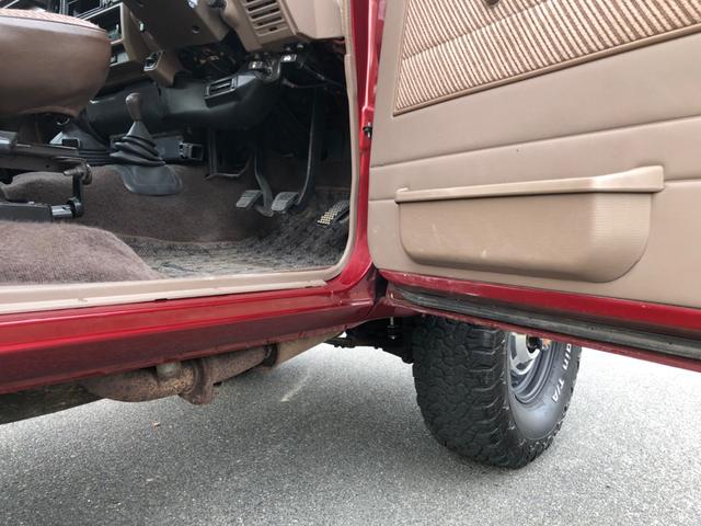 ランドクルーザー７０ 　５ＭＴ　４ＷＤ　ナルディハンドル　ＥＴＣ　ＣＤ　エアコン（66枚目）