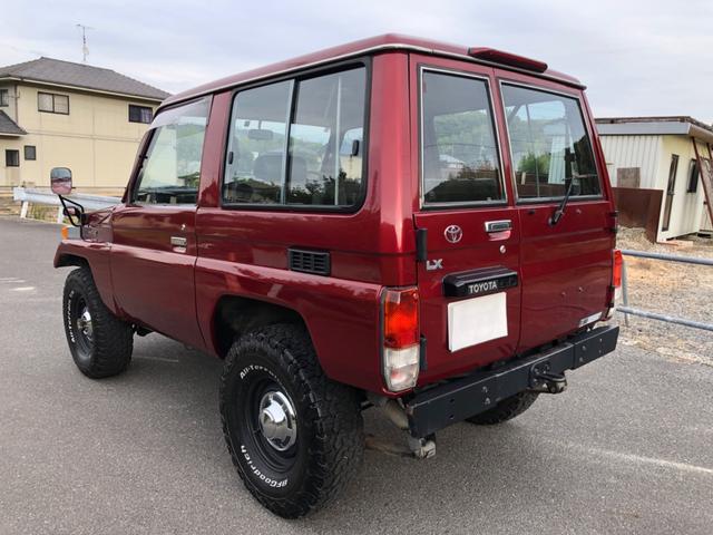 ランドクルーザー７０ 　５ＭＴ　４ＷＤ　ナルディハンドル　ＥＴＣ　ＣＤ　エアコン（68枚目）
