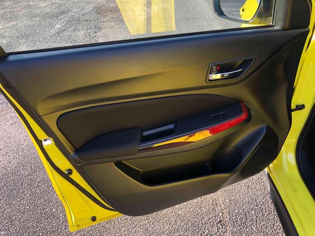 スイフトスポーツ ベースグレード　６速　グレッディ　エアインクスキット　外品ラジエター　１７インチホイールエンケイＰＦ０１　ドライブレコーダー　ＥＴＣ　ナビ　ＴＶ　　衝突被害軽減システムＬＥＤヘッドランプ　スマートキー　シートヒーター（56枚目）