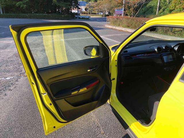 スイフトスポーツ ベースグレード　６速　グレッディ　エアインクスキット　外品ラジエター　１７インチホイールエンケイＰＦ０１　ドライブレコーダー　ＥＴＣ　ナビ　ＴＶ　　衝突被害軽減システムＬＥＤヘッドランプ　スマートキー　シートヒーター（57枚目）